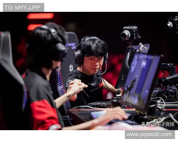 深入解析FPX战队在比赛中的战术表现与数据分析探讨