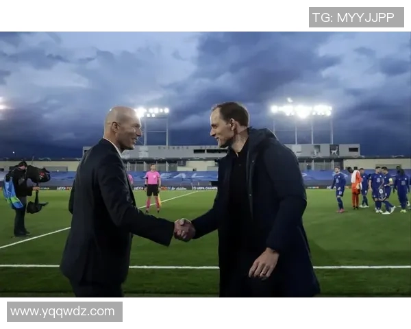 深入分析EDG与FPX赛后复盘展现的实力差异与战术对抗